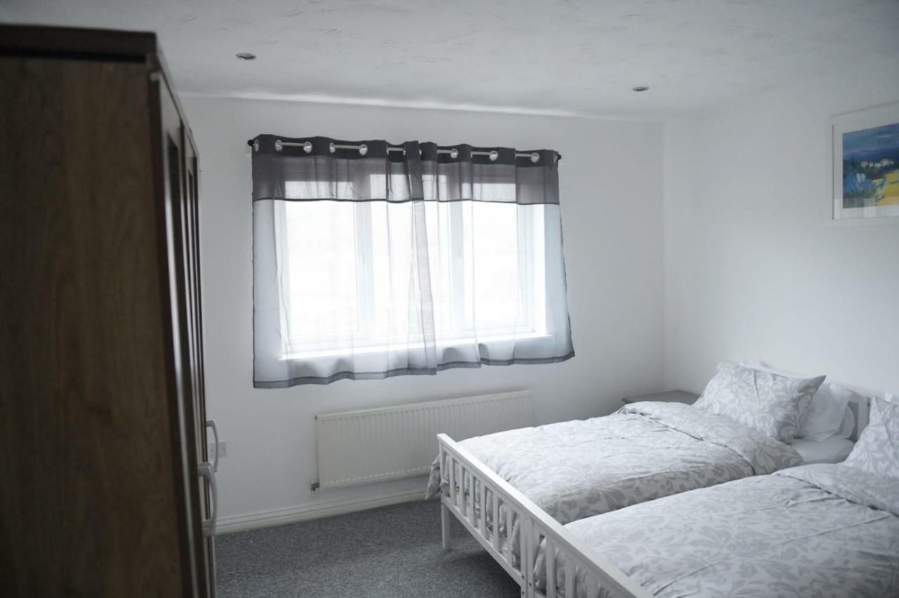 The Haven Hotel Luton  Bagian luar foto